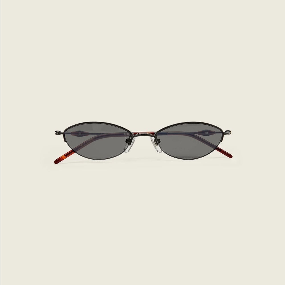 Stylish Black Oval Sunglasses